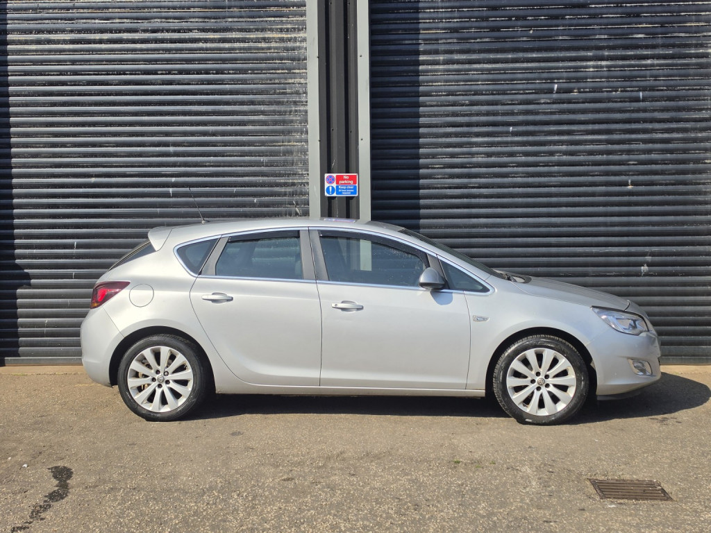 Vauxhall Astra - Image 8