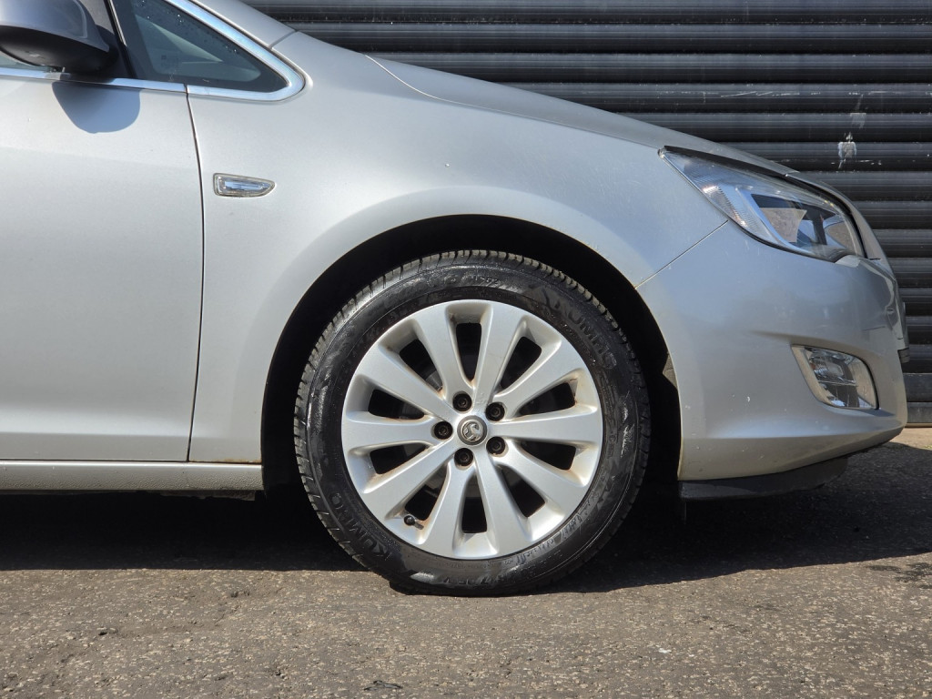 Vauxhall Astra - Image 9