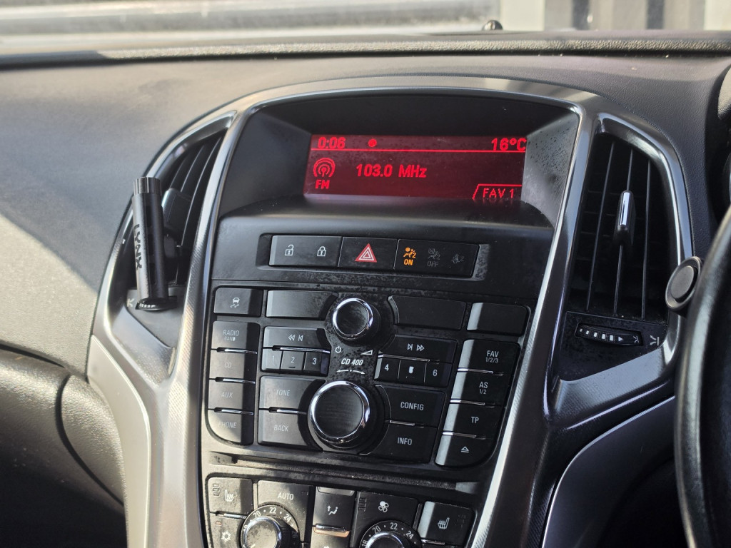 Vauxhall Astra - Image 13
