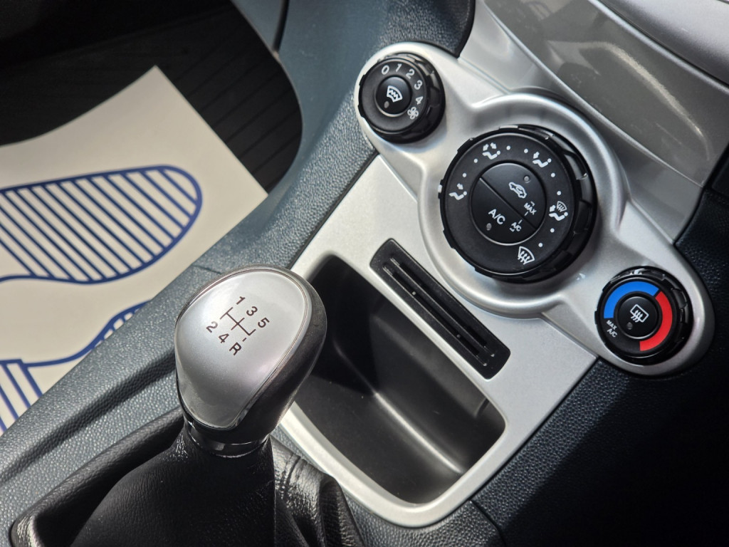 Ford Fiesta - Image 9