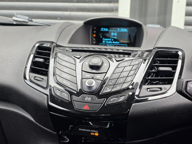 Ford Fiesta - Image 19