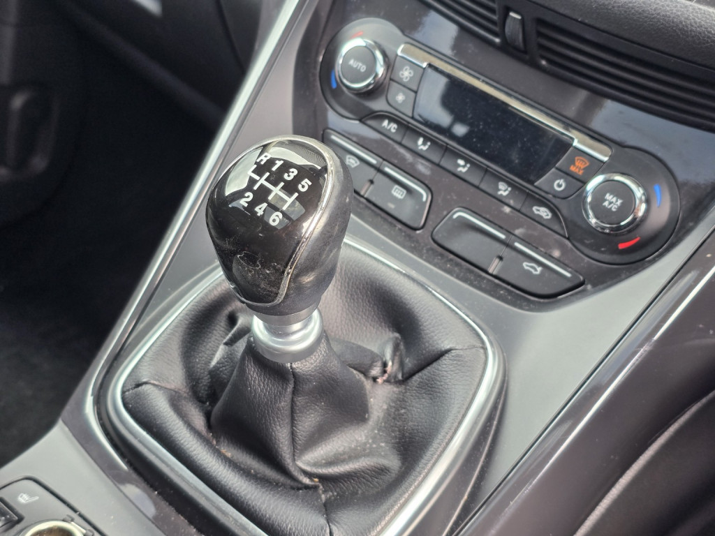 Ford Kuga - Image 14
