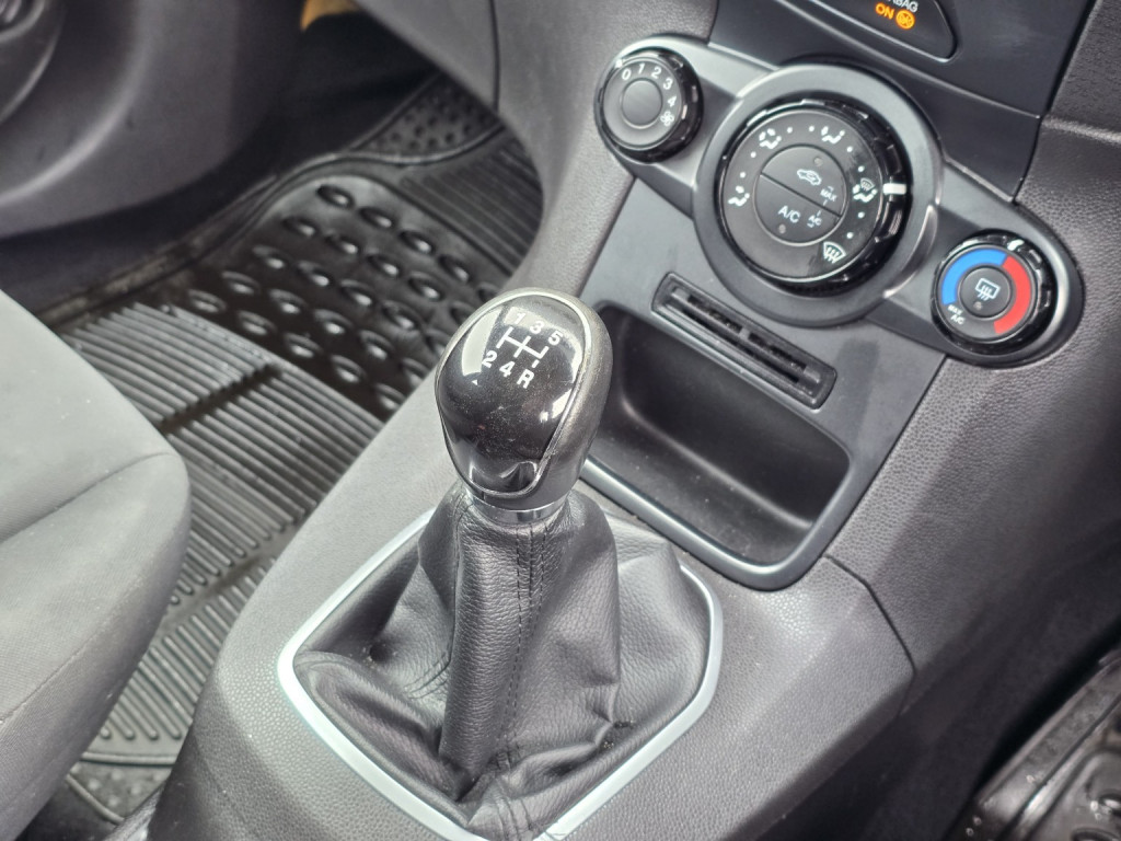 Ford Fiesta - Image 14
