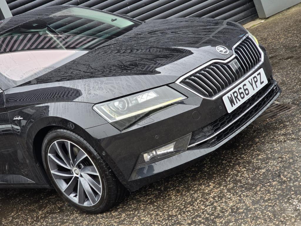 Skoda Superb - Image 4