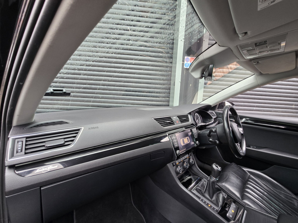 Skoda Superb - Image 11