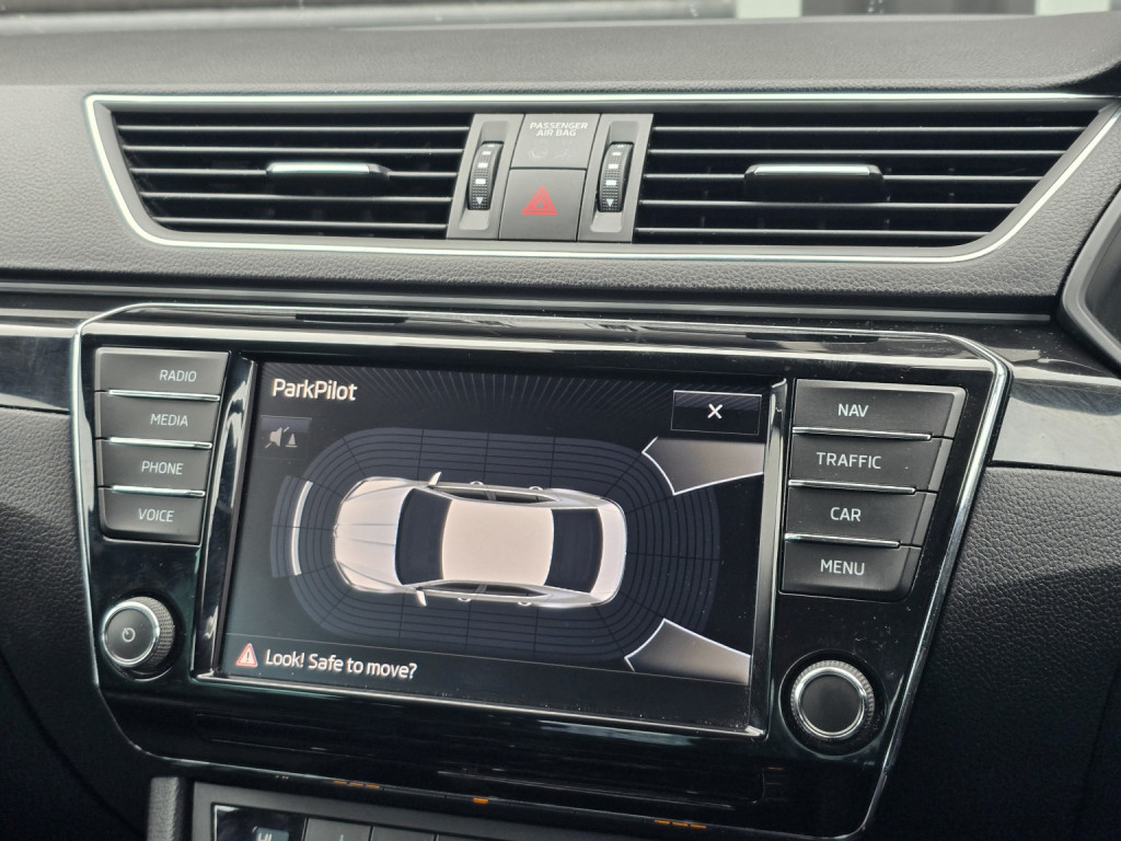 Skoda Superb - Image 13