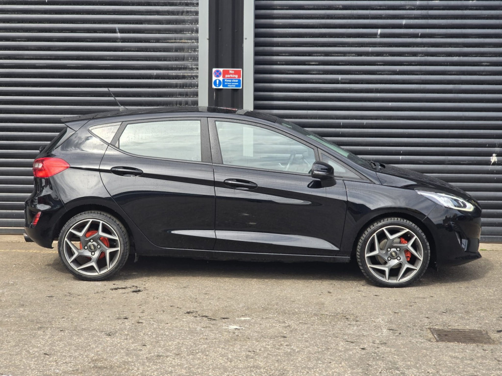 Ford Fiesta - Image 12