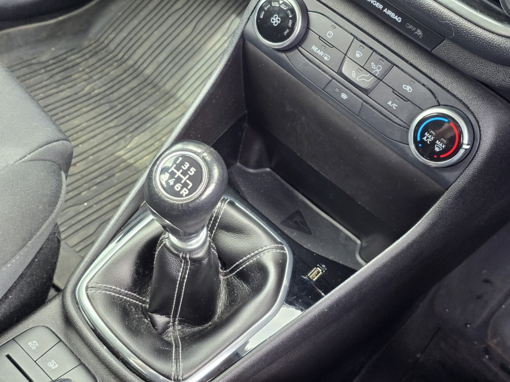 Ford Fiesta - Image 13