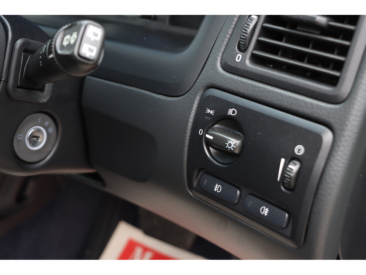 Volvo V70 2 5 T 300 Bhp R Awd Estate - Image 19