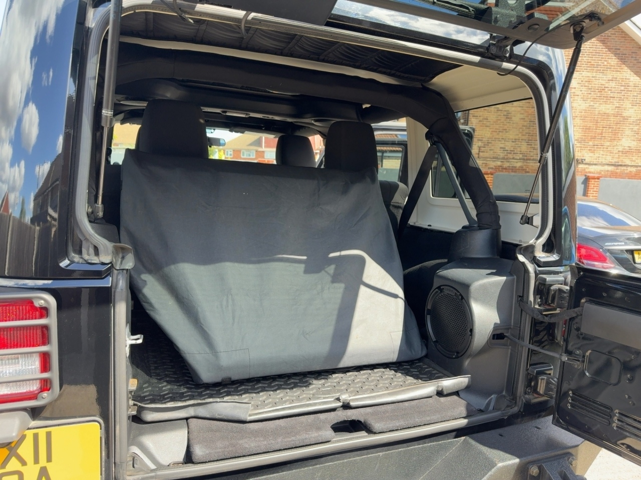 Jeep Wrangler V6 Sahara Unlimited - Image 13
