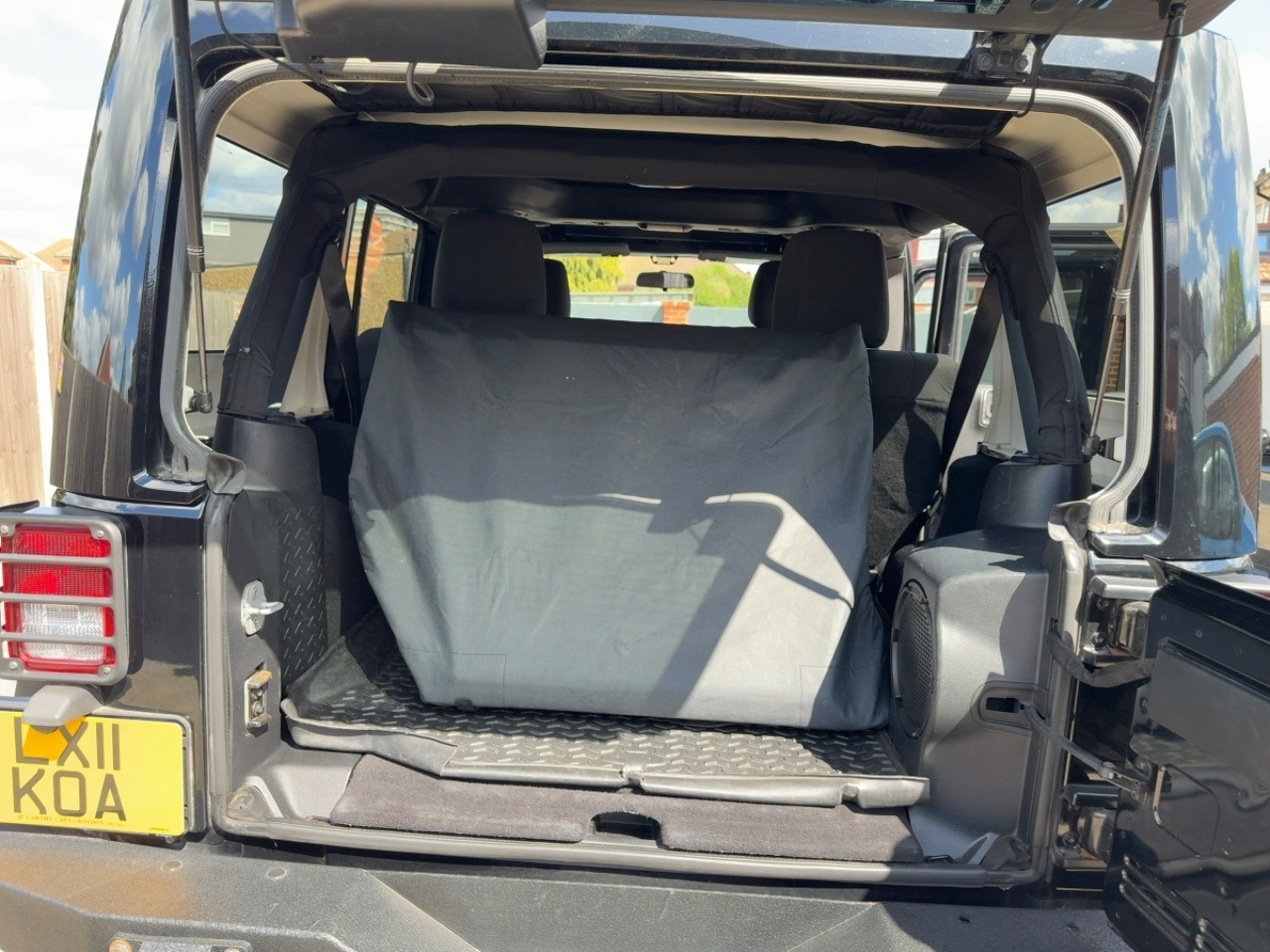 Jeep Wrangler V6 Sahara Unlimited - Image 14