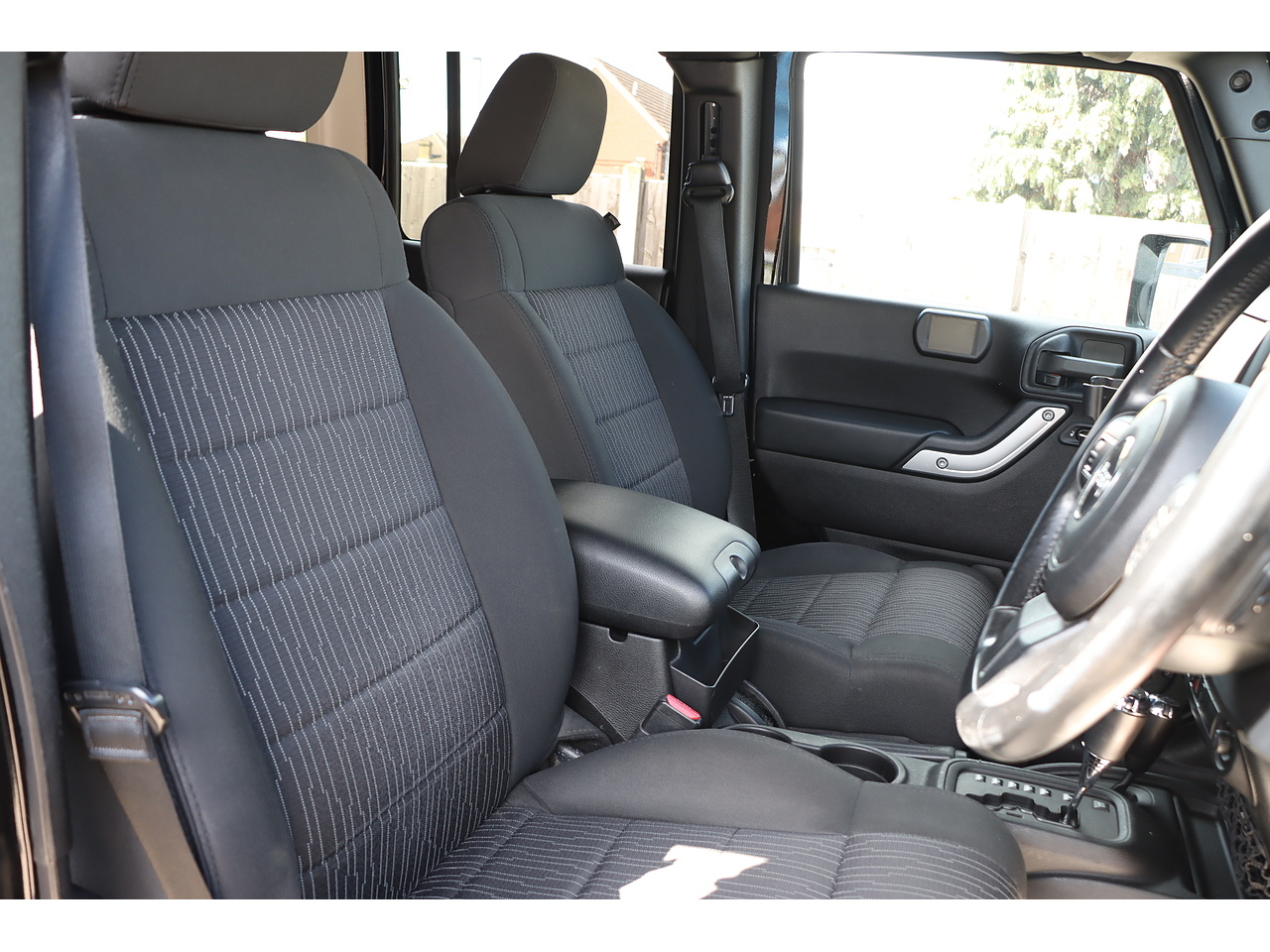 Jeep Wrangler V6 Sahara Unlimited - Image 18
