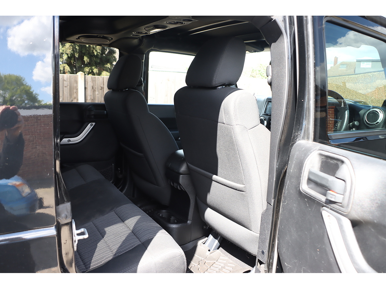 Jeep Wrangler V6 Sahara Unlimited - Image 19