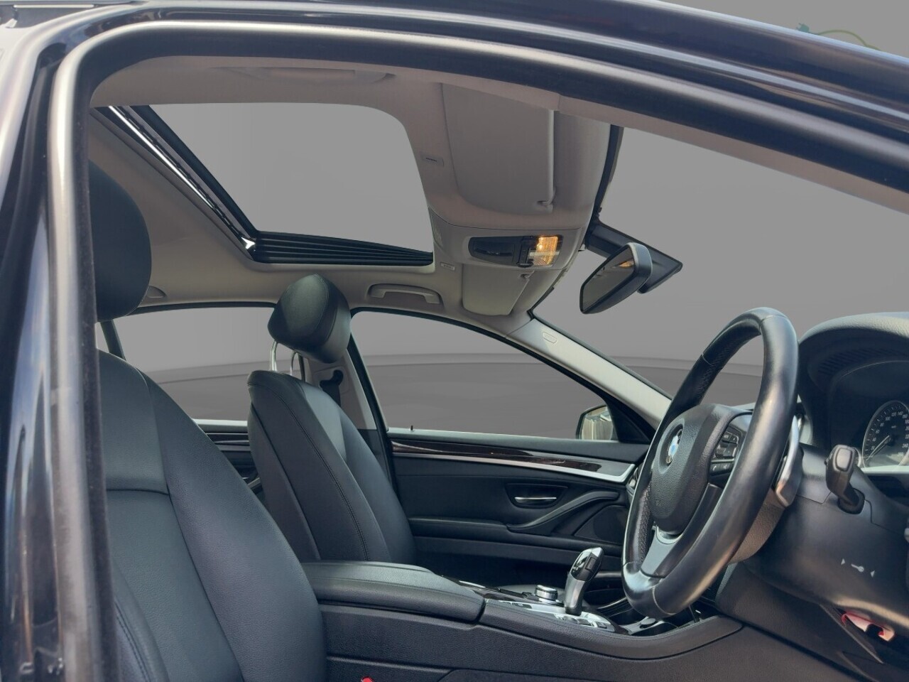 Bmw 5 Series 520I Se - Image 3