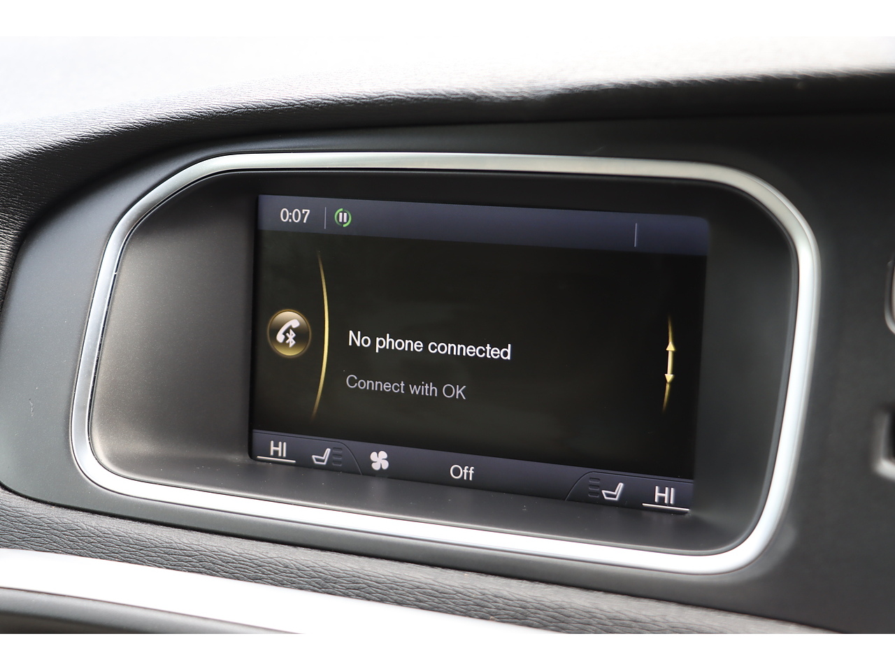 Volvo V40 T4 Se - Image 4