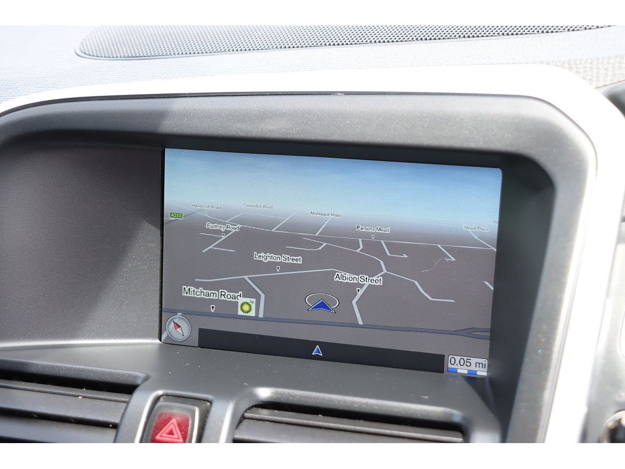 Volvo Xc60 D5 R Design Nav - Image 4