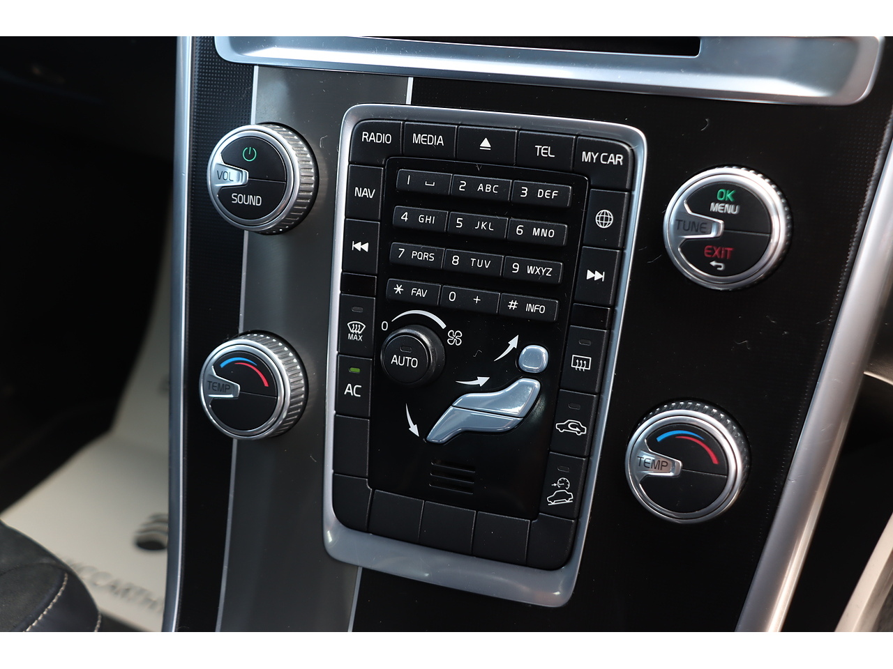Volvo Xc60 D5 R Design Nav - Image 11