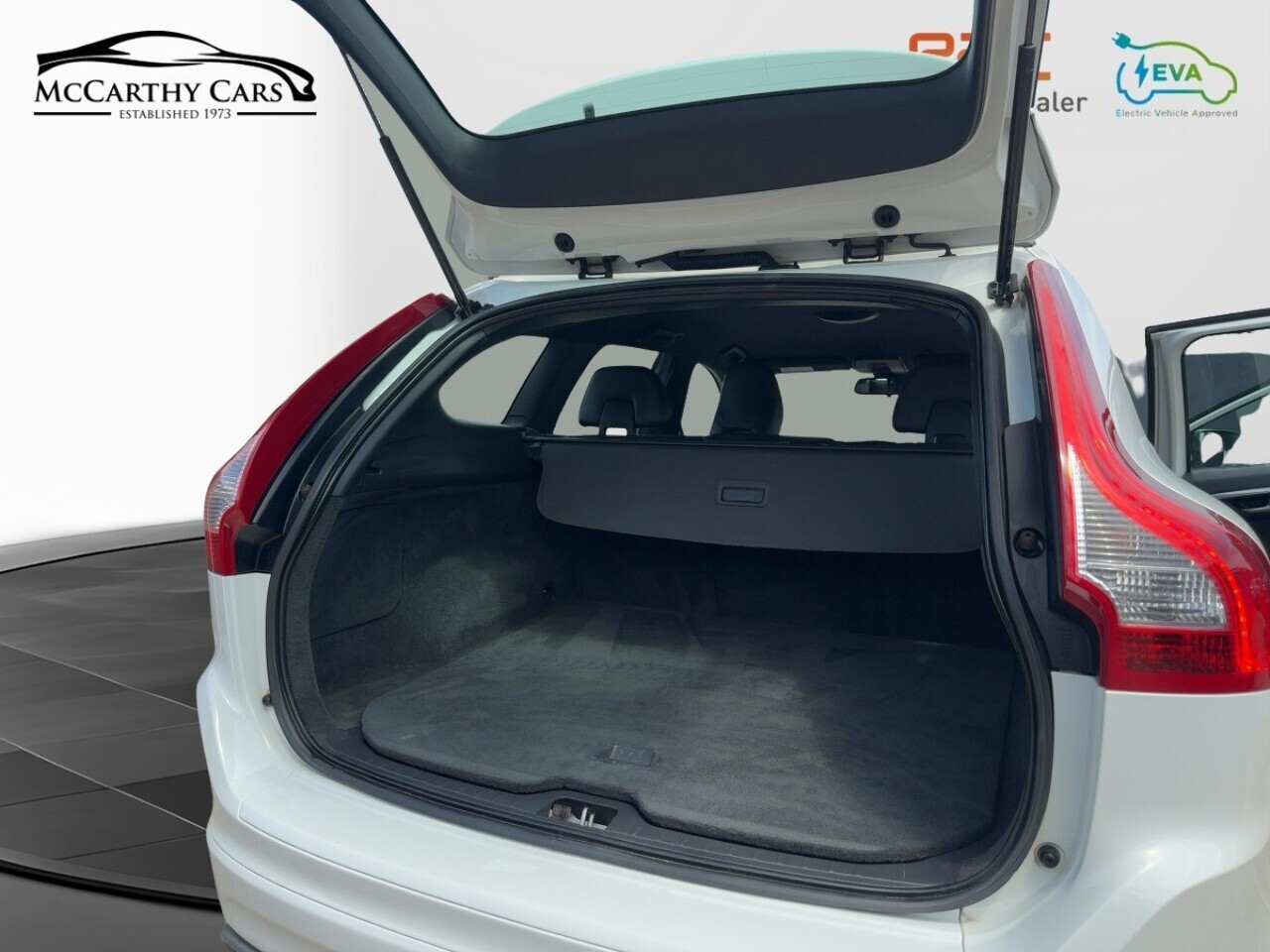Volvo Xc60 D5 R Design Nav - Image 13