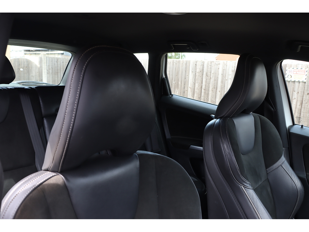 Volvo Xc60 D5 R Design Nav - Image 17