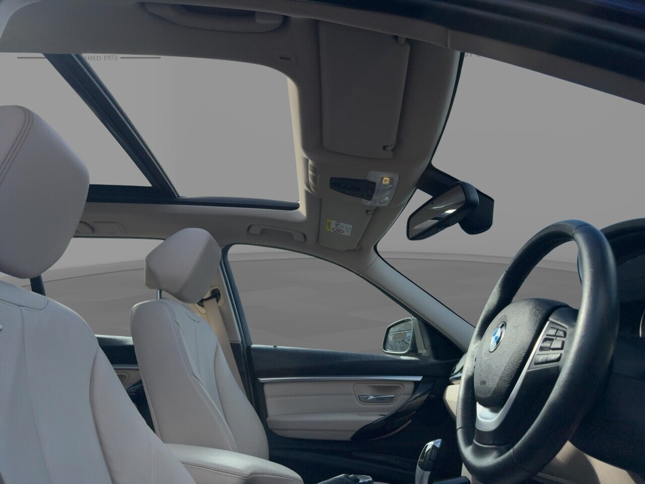 Bmw 3 Series 320I Luxury - Image 3