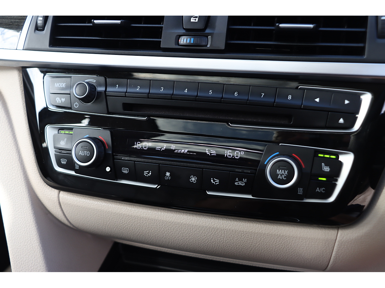 Bmw 3 Series 320I Luxury - Image 15