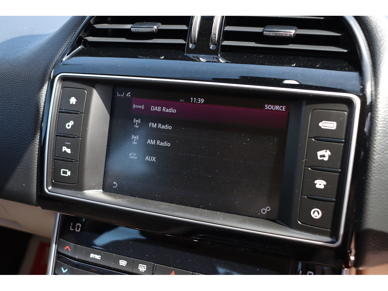 Jaguar Xe Gtdi Prestige - Image 11