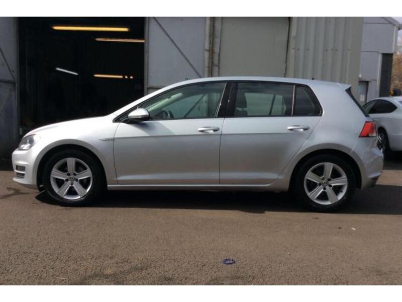 Volkswagen Golf Tsi Match Edition Bluemotion - Image 19