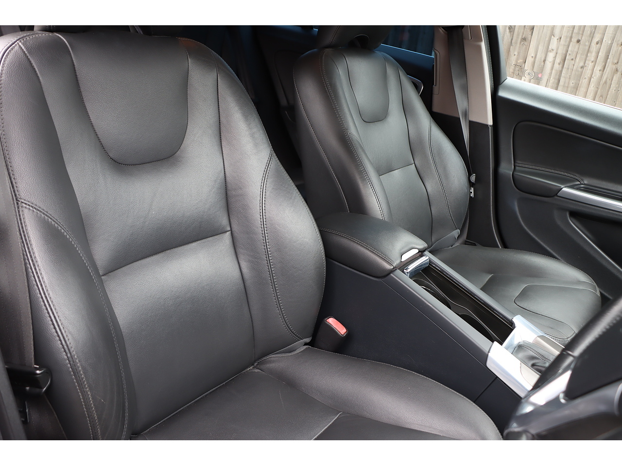 Volvo V60 T5 Se Lux - Image 15