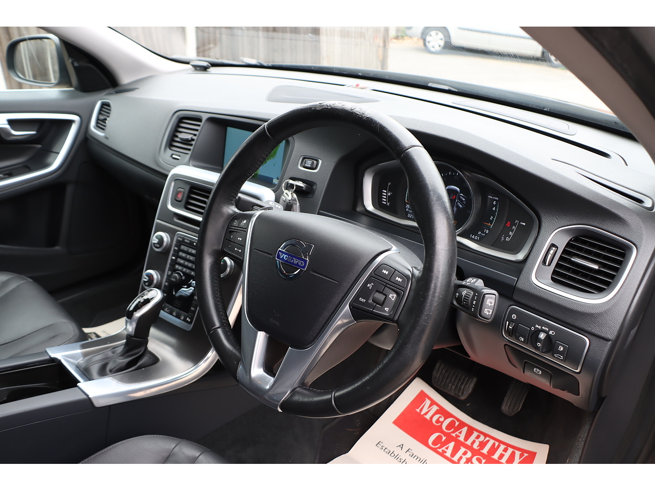 Volvo V60 T5 Se Lux - Image 16