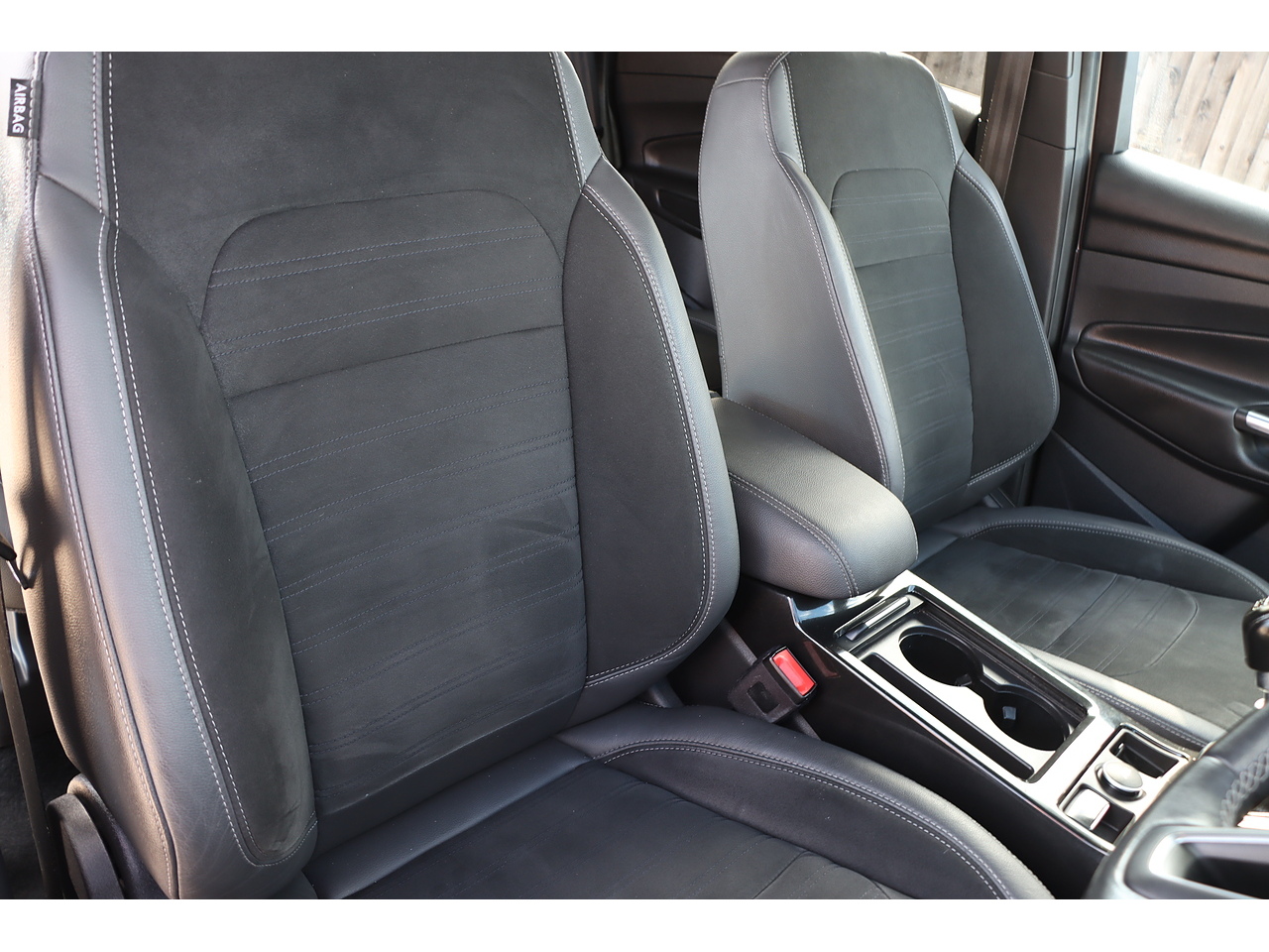 Ford Kuga T Ecoboost St Line - Image 19
