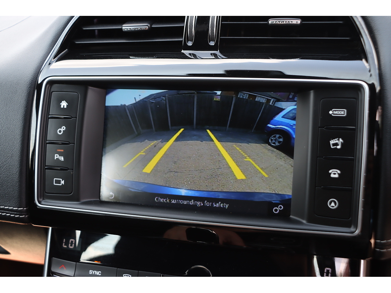 Jaguar Xe D R Sport - Image 6