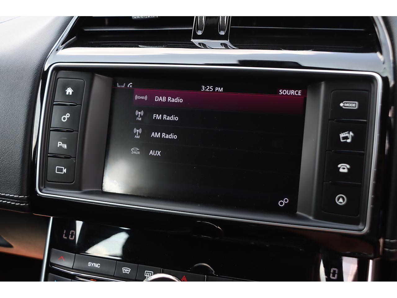 Jaguar Xe D R Sport - Image 9
