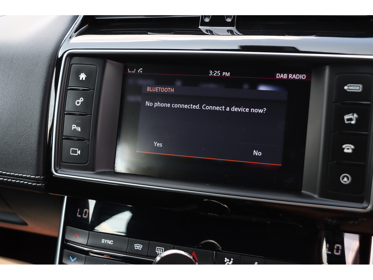 Jaguar Xe D R Sport - Image 11