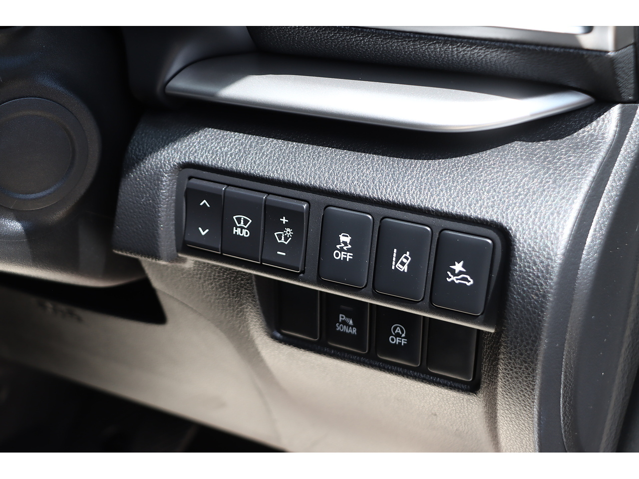Mitsubishi Eclipse Cross T 4 - Image 17