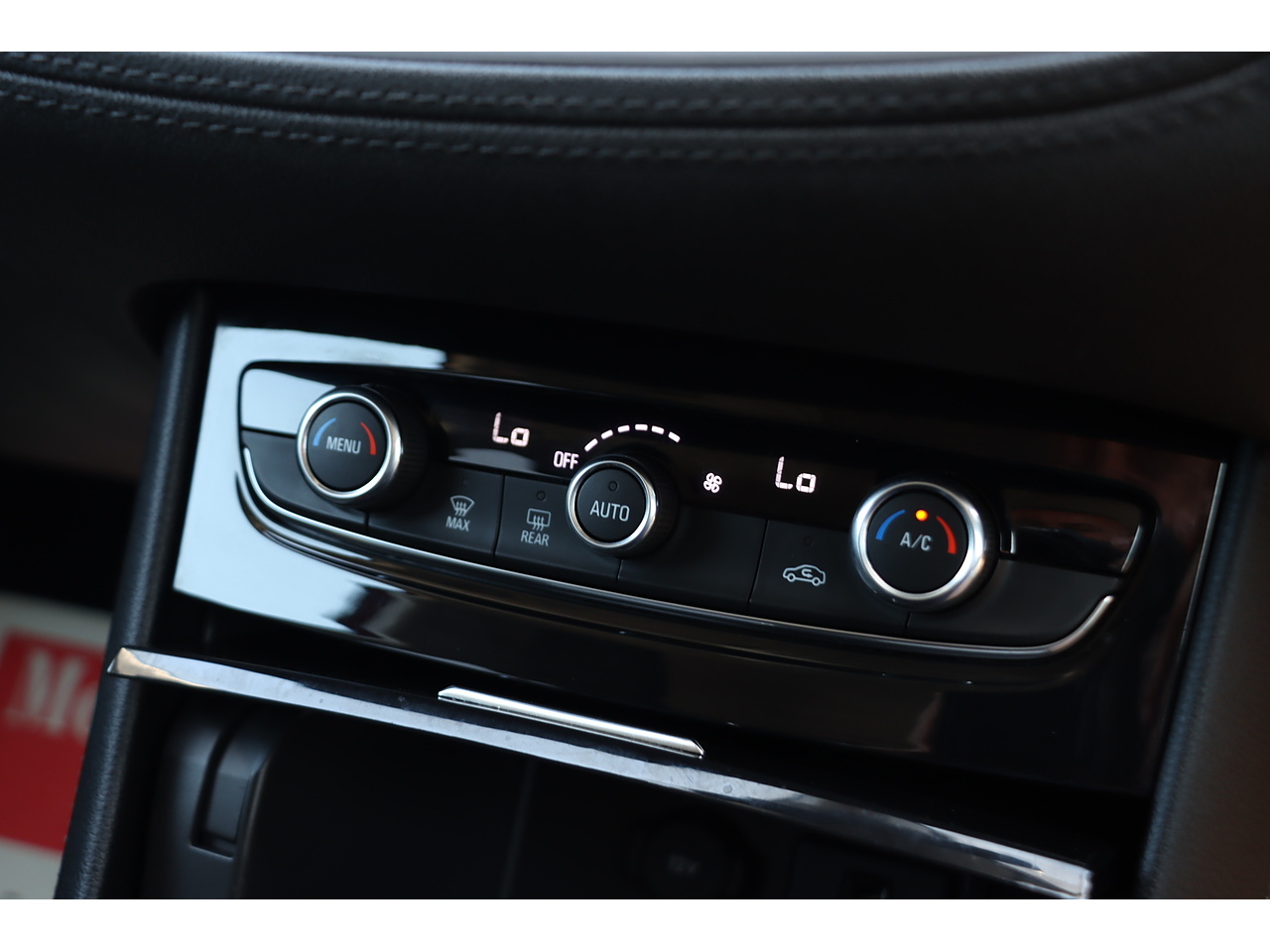 Vauxhall Grandland X Turbo Sport Nav - Image 13