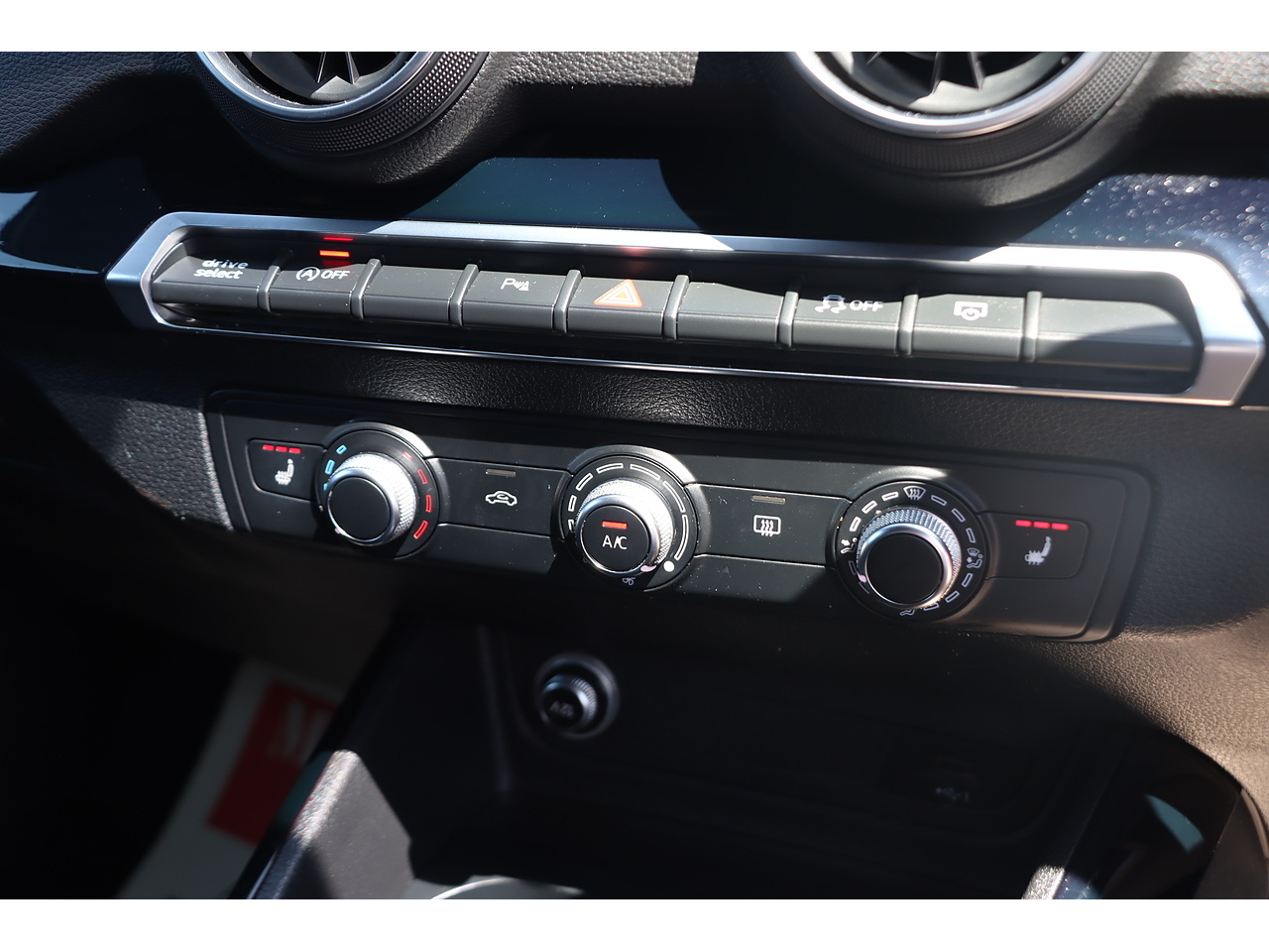 Audi Q2 Tfsi Cod Black Edition - Image 17