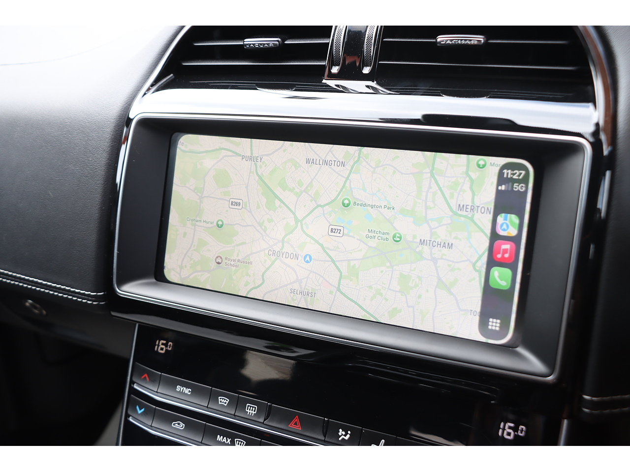 Jaguar Xe I R Sport - Image 10