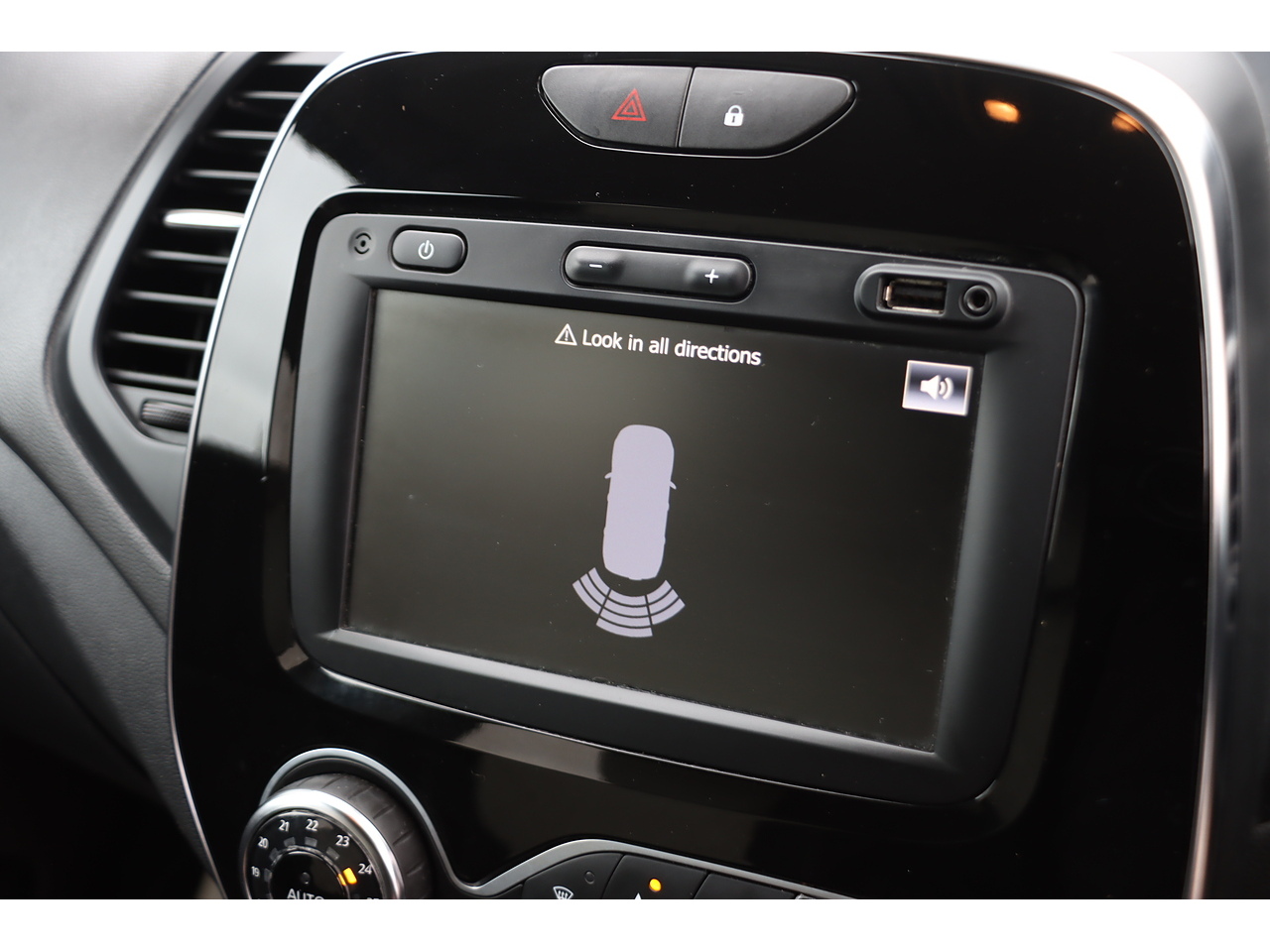 Renault Captur Tce Energy Iconic - Image 10