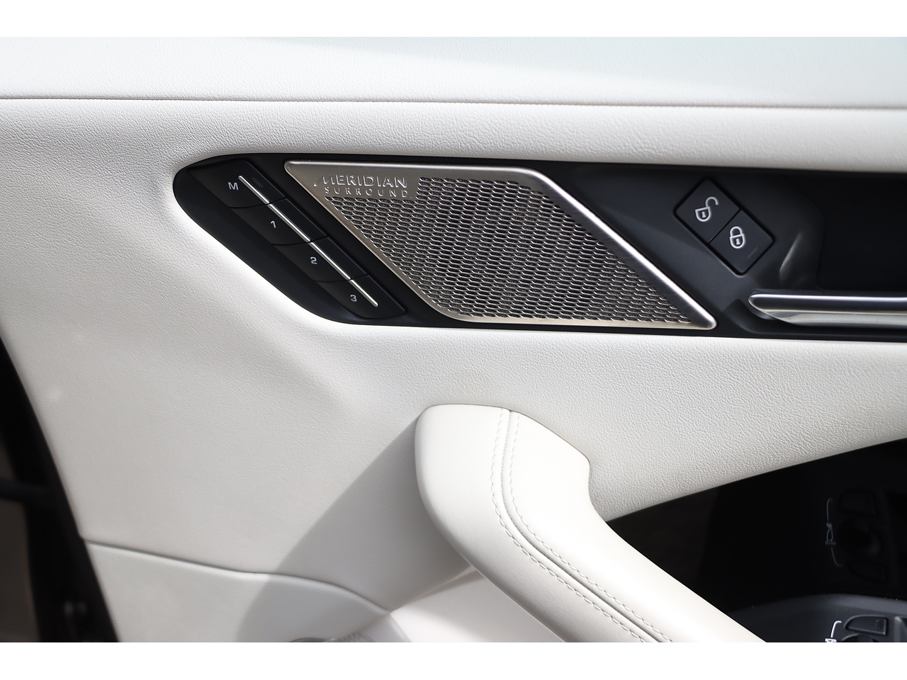 Jaguar I Pace 400 Hse - Image 15