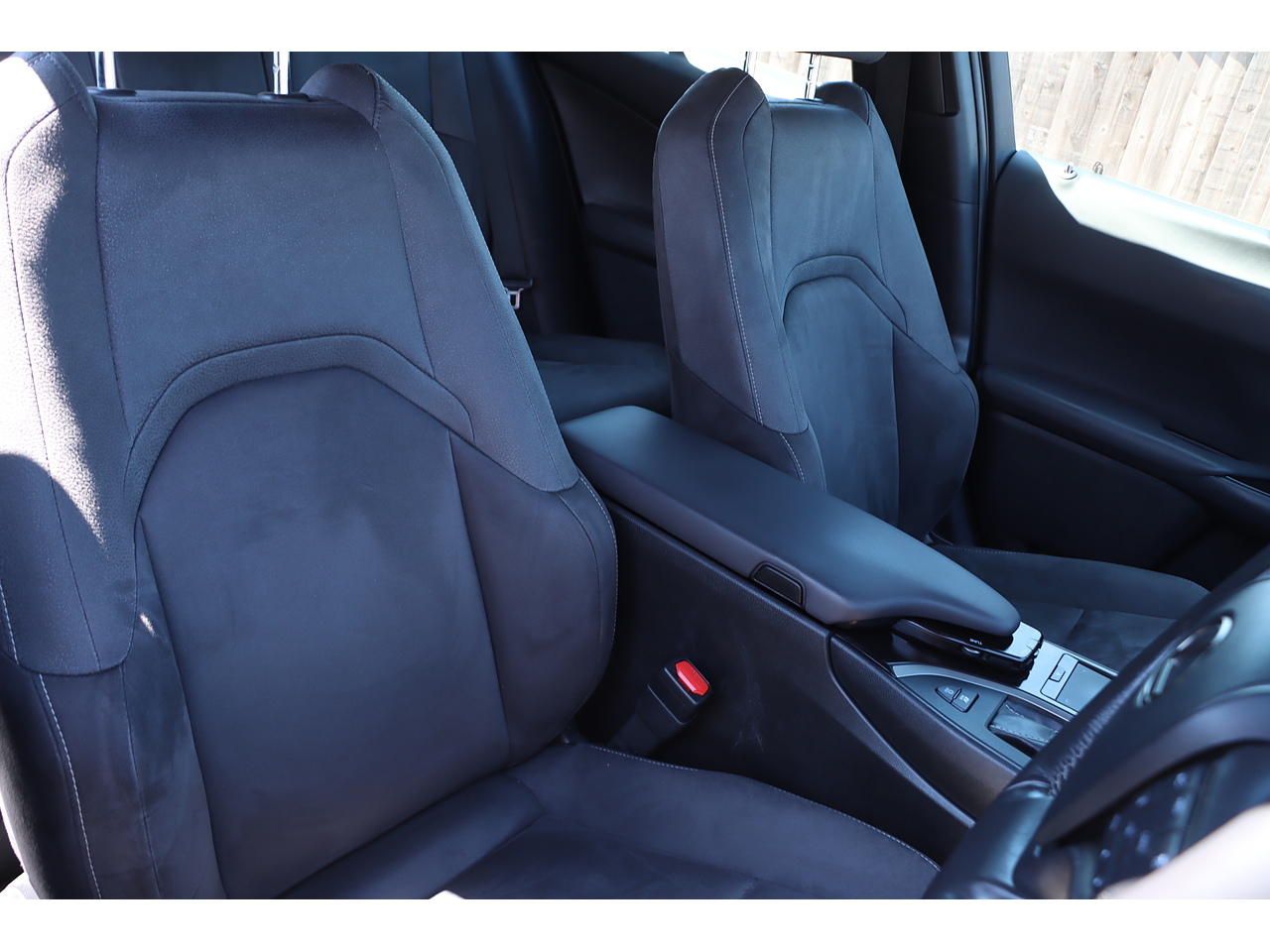 Lexus Ux 250H - Image 17