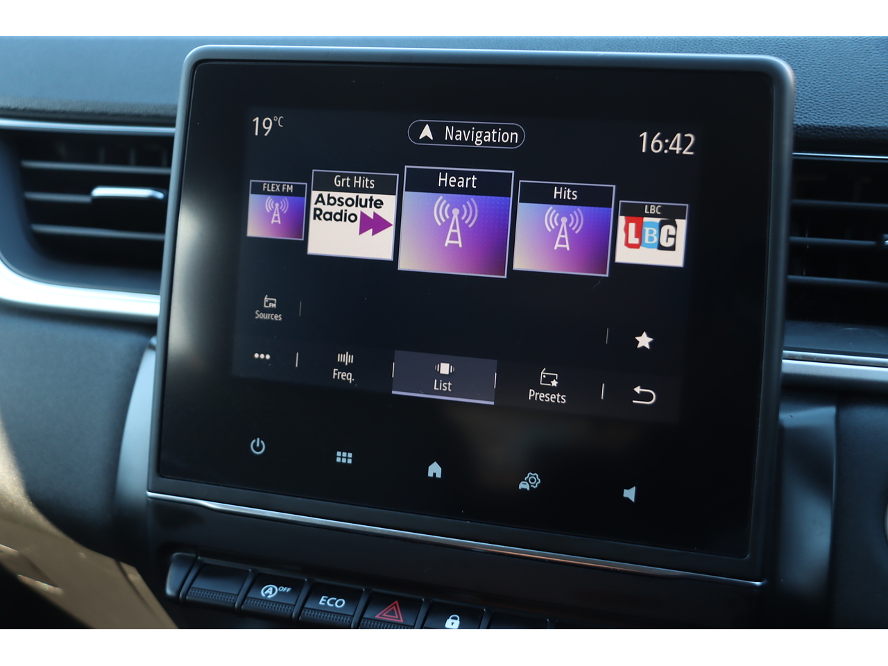 Renault Captur Tce Iconic - Image 11