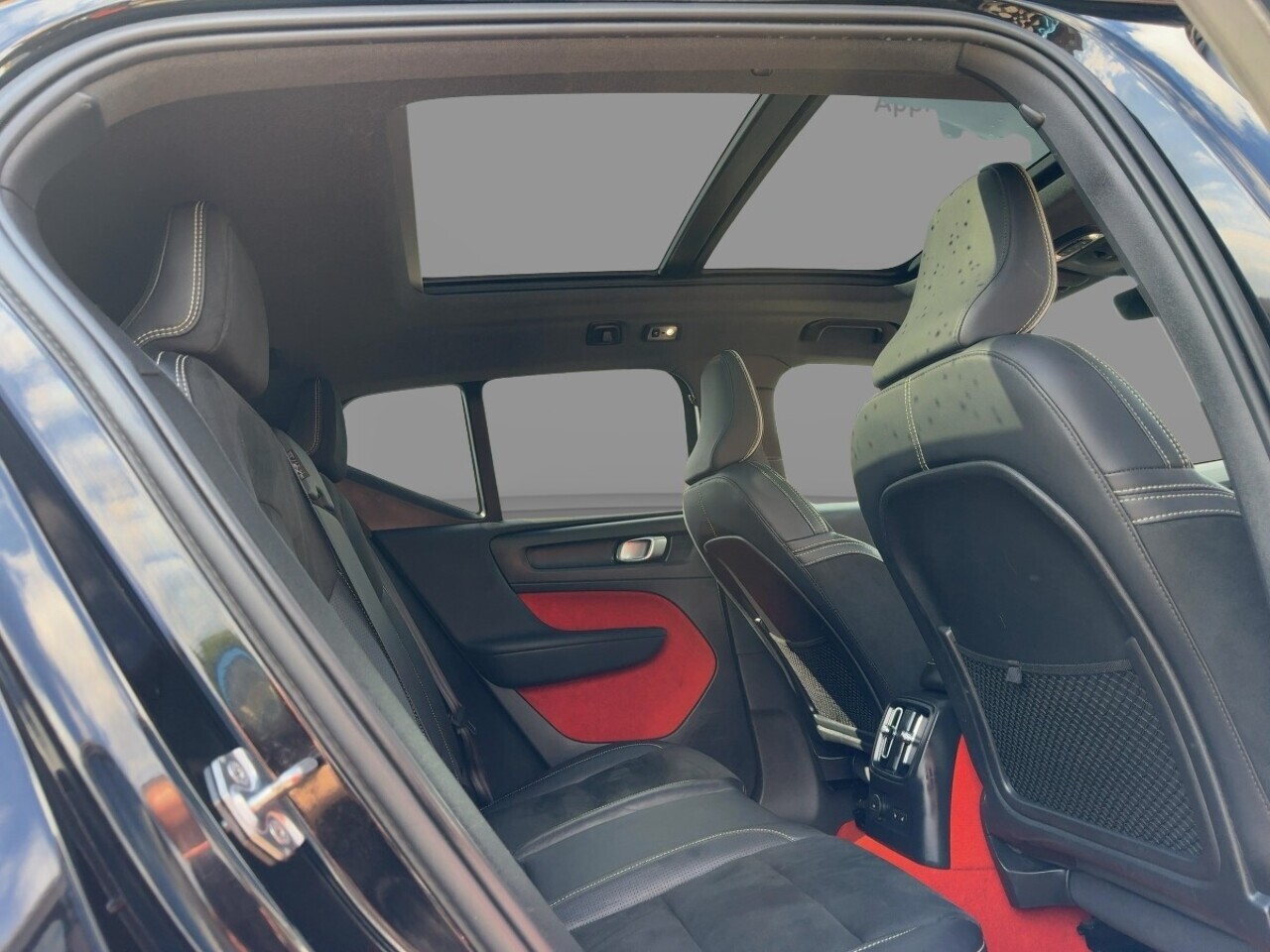Volvo Xc40 H T5 Twin Engine R Design - Image 2