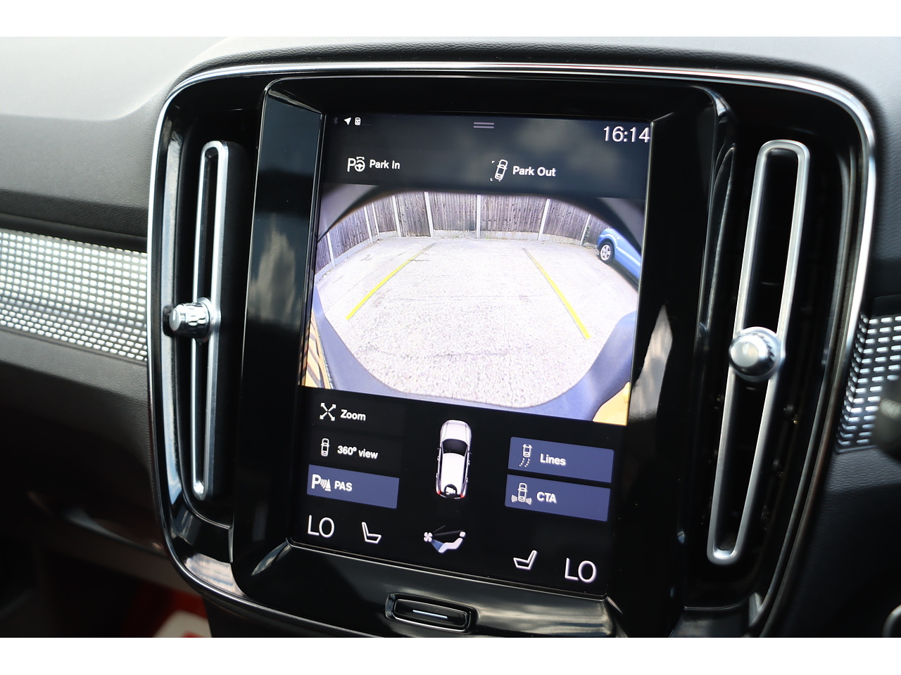 Volvo Xc40 H T5 Twin Engine R Design - Image 10