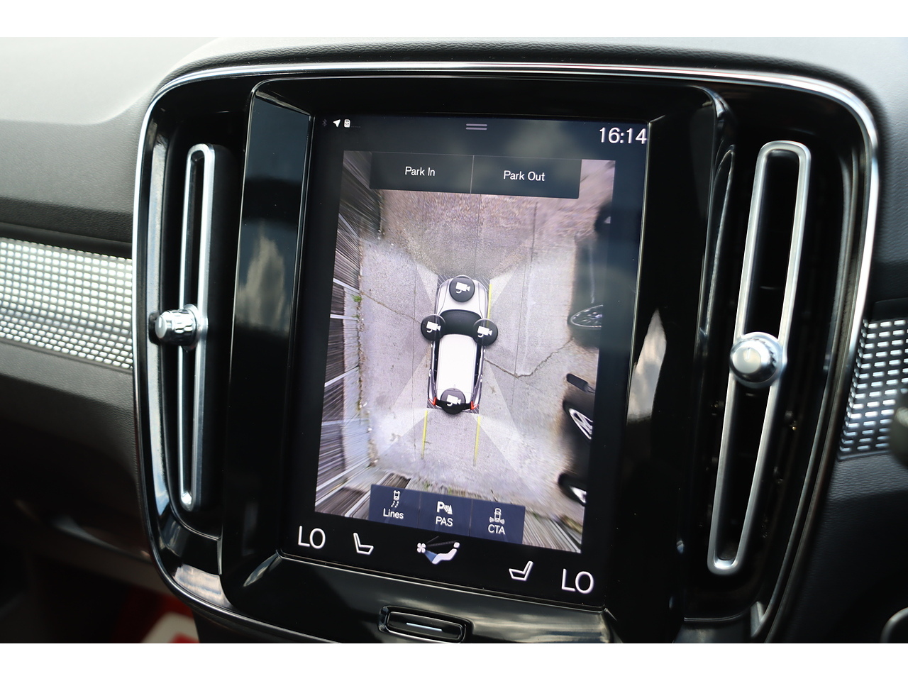 Volvo Xc40 H T5 Twin Engine R Design - Image 11