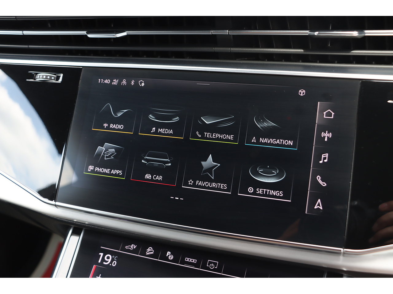 Audi Q8 Tfsie V6 S Line - Image 15