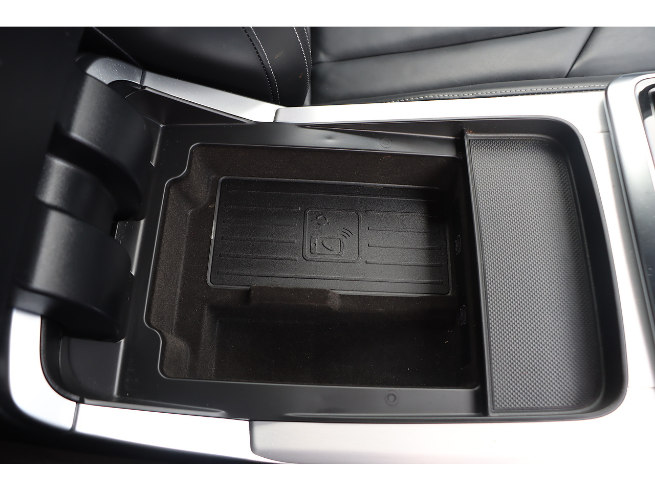 Audi Q8 Tfsie V6 S Line - Image 19