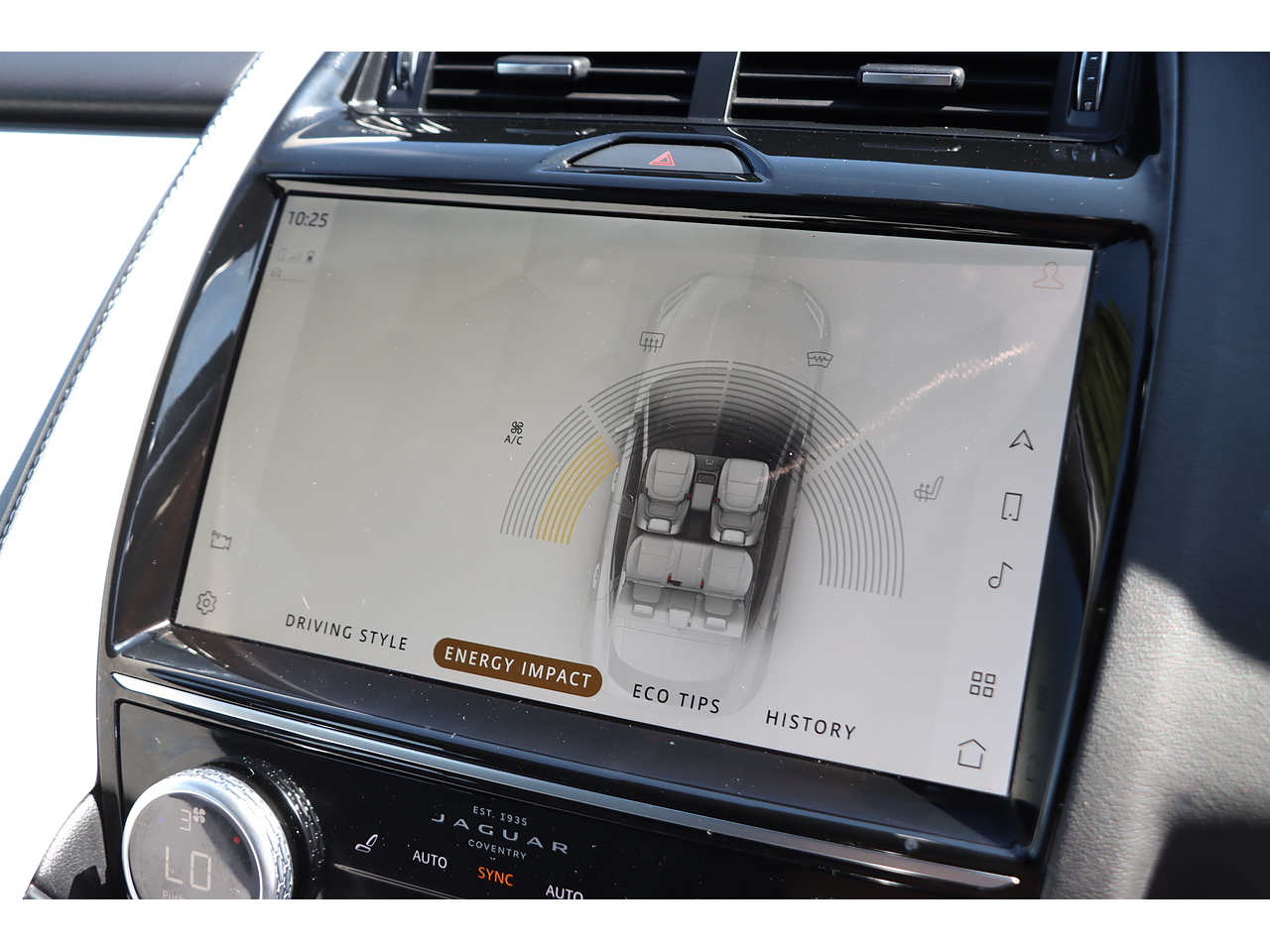 Jaguar E Pace P300E R Dynamic Hse - Image 13