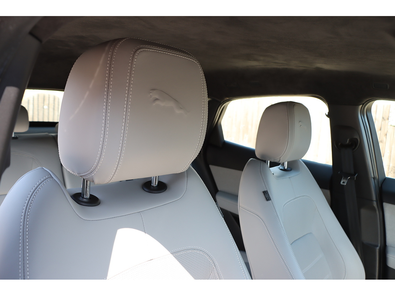 Jaguar E Pace P300E R Dynamic Hse - Image 17