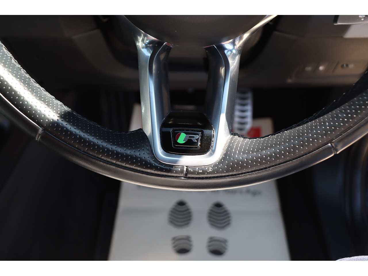 Jaguar E Pace P300E R Dynamic Hse - Image 19