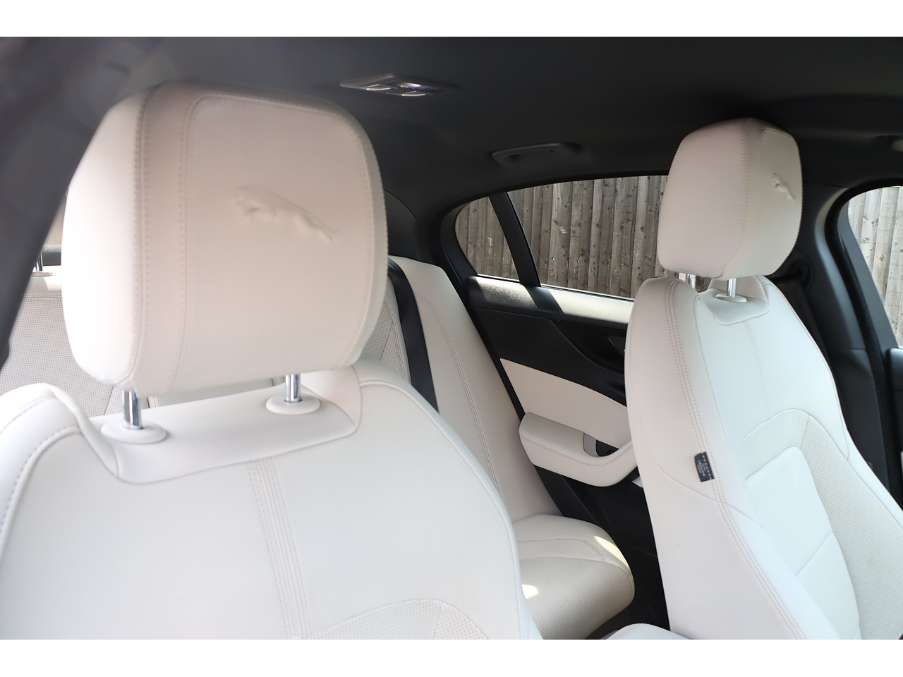 Jaguar Xe P250I R Dynamic Black - Image 19